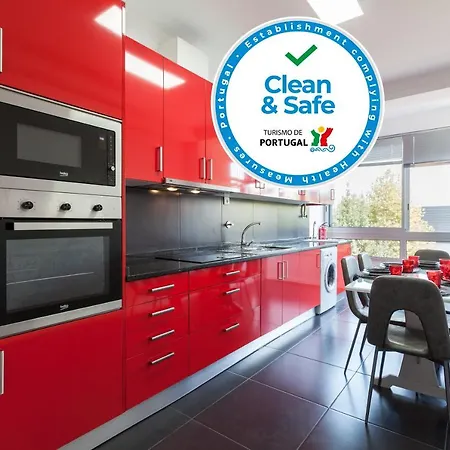 Feel At - Free Private Parking Apartment *