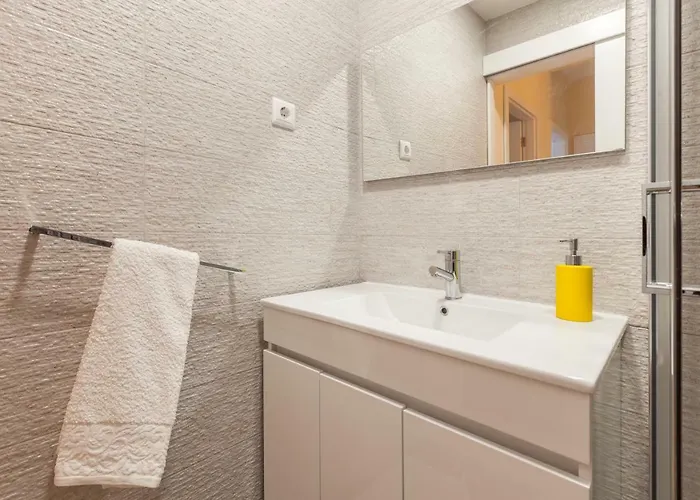 Feel At - Free Private Parking Braga